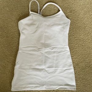 White iviva lululemon tank